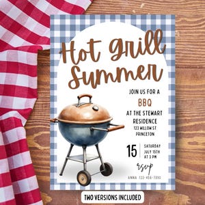 Puede incluir: Una tarjeta de invitación rectangular con un borde de cuadros vichy azul y blanco, una ilustración de una barbacoa de carbón marrón y el texto Hot grill Summer, JOIN US FOR A BBQ AT THE STEWART RESIDENCE 123 WILLOW ST PRINCETON 15 SATURDAY JULY 15TH AT 3 PM rsvp ANNA 123-456-7890.