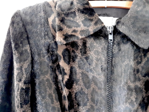 Women’s Vintage Faux Fur Leopard Jacket - image 6