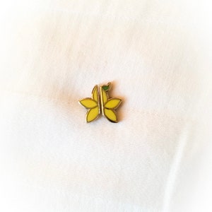 Star Fruit, Star Halves, KH Inspired Enamel Pin, Small Filler Pins, Lapel Pin Badge, Gift for Collectors, Gift for Gamers