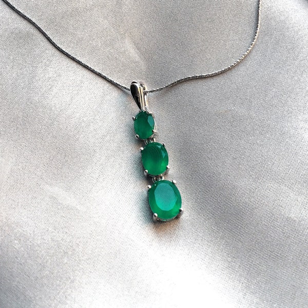 Genuine Emerald Three Stone Graduated Silver Pendant Necklace