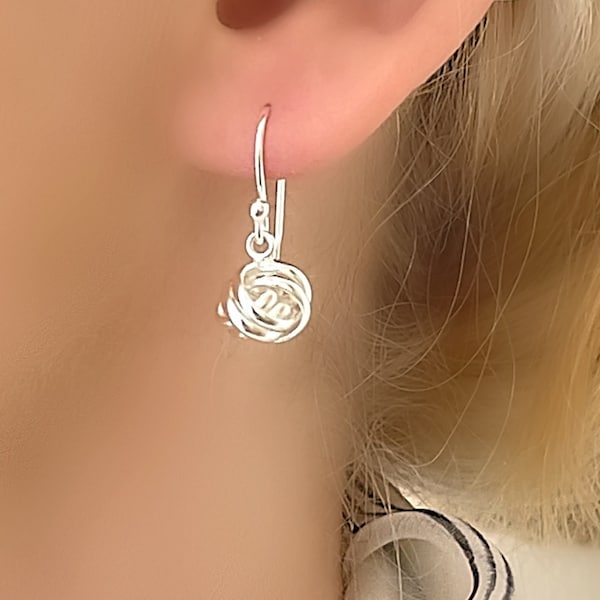 Orecchini pendenti a nodo d'amore nautico in argento sterling 925