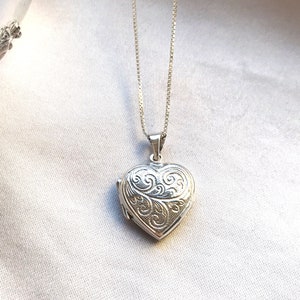 925 Sterling Silver Detailed Heart Locket Keepsake Pendant Necklace