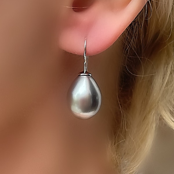 Boucles d'oreilles pendantes en argent en forme de poire en nacre grise naturelle