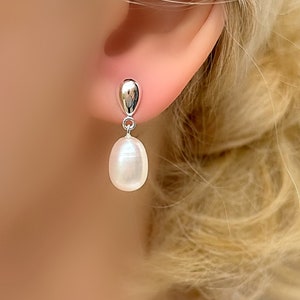 White Pearl AA quality Pear Shaped Teardrop Dangle Drop Silver Earrings