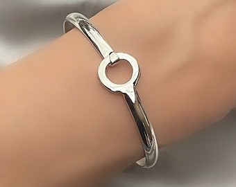 Sterling Silver 925 Cut Out Round Clasp Bangle Bracelet