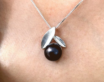 Natural Black Pearl Double Leaf Silver Pendant Necklace