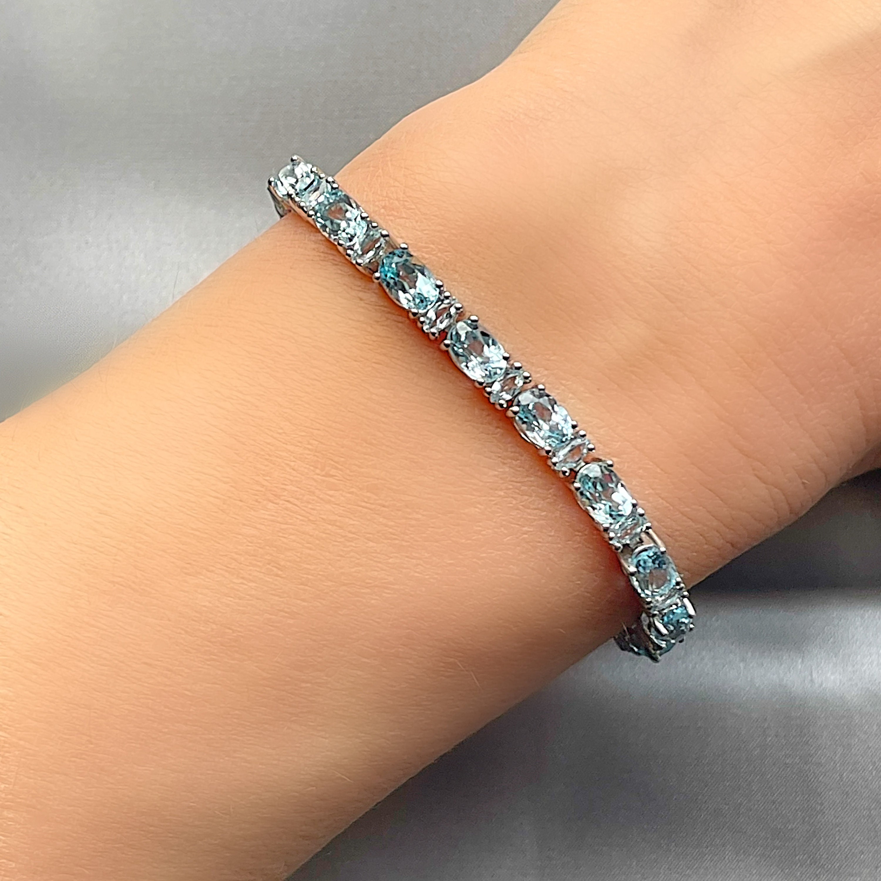 5.30 Carat diamond Tennis Bracelet Women With Blue Topaz In 950 Platinum |  Fascinating Diamonds