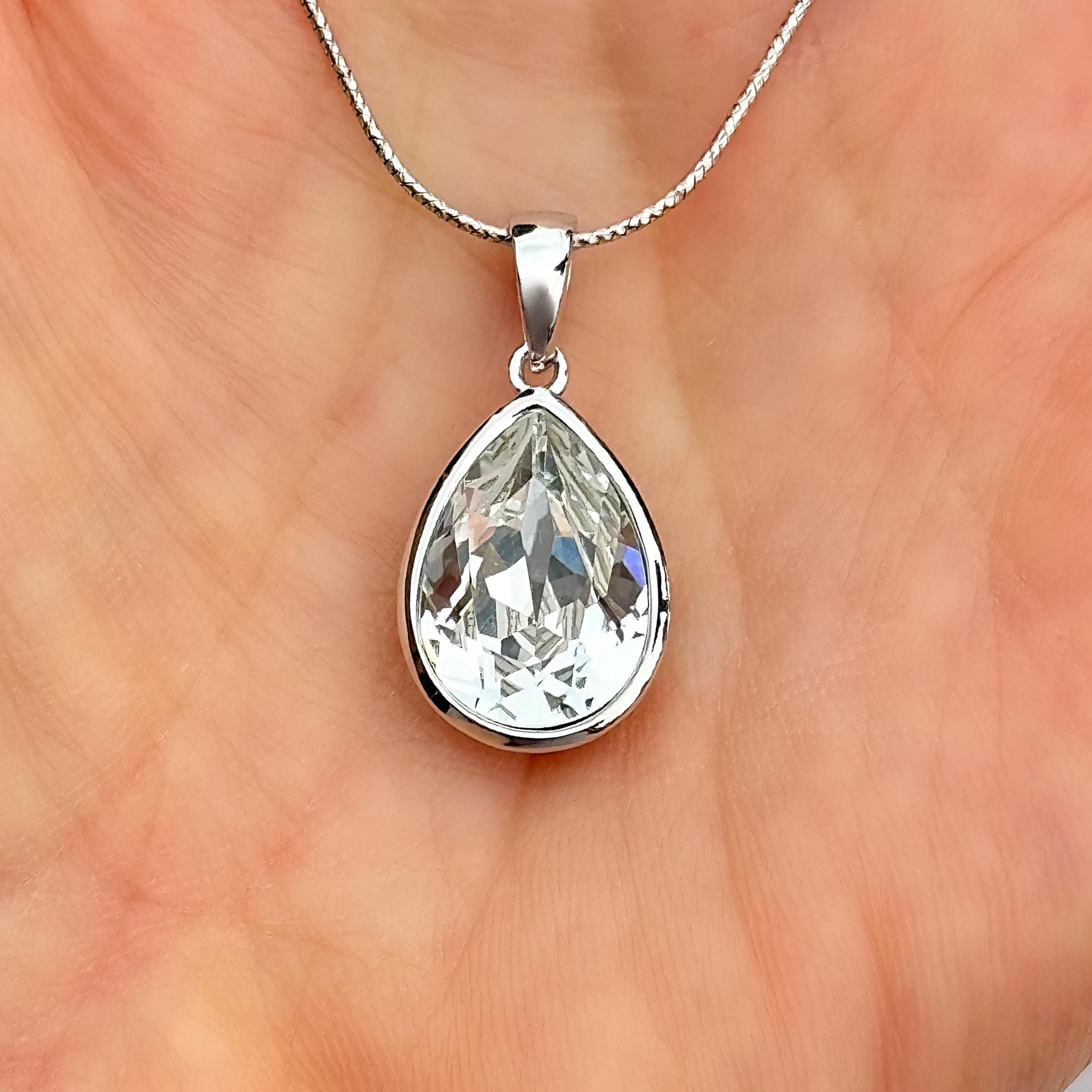 SWAROVSKI SILVER ネックレス NECKLACE Clear Swarovski Crystal Teardrop Pear Shaped Silver Pendant
