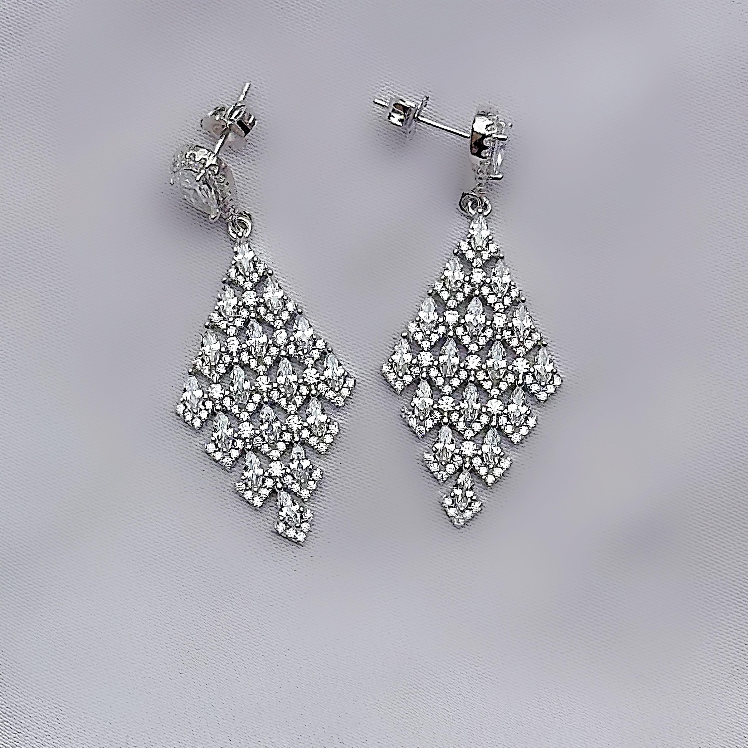 本物のホワイトトパーズシャンデリアスタイルダイヤモンドシェイプ