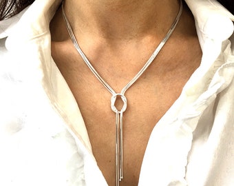 Collana con nappa con nodo d'amore in argento sterling