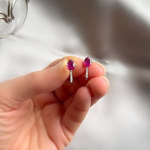 Pendientes de plata con cola de topacio blanco y rubí ovalado genuino imagen 5