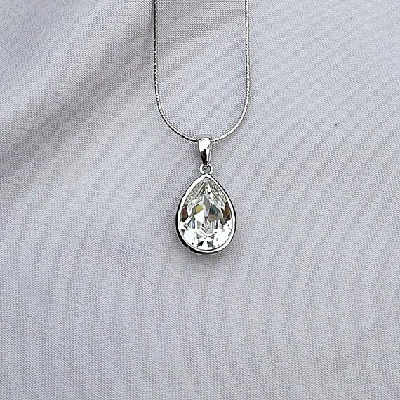 SWAROVSKI SILVER ネックレス NECKLACE Clear Swarovski Crystal Teardrop Pear Shaped Silver Pendant