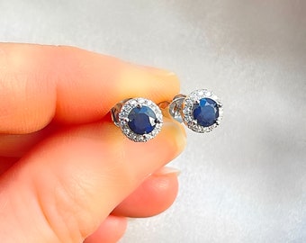 Orecchini A Bottone In Argento Sterling Con Cristallo CZ Zaffiro 2mm | Gioielli Eleganti Per Donna