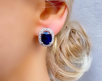 Pendientes de plata ovalados con halo calado grande y zafiro auténtico.