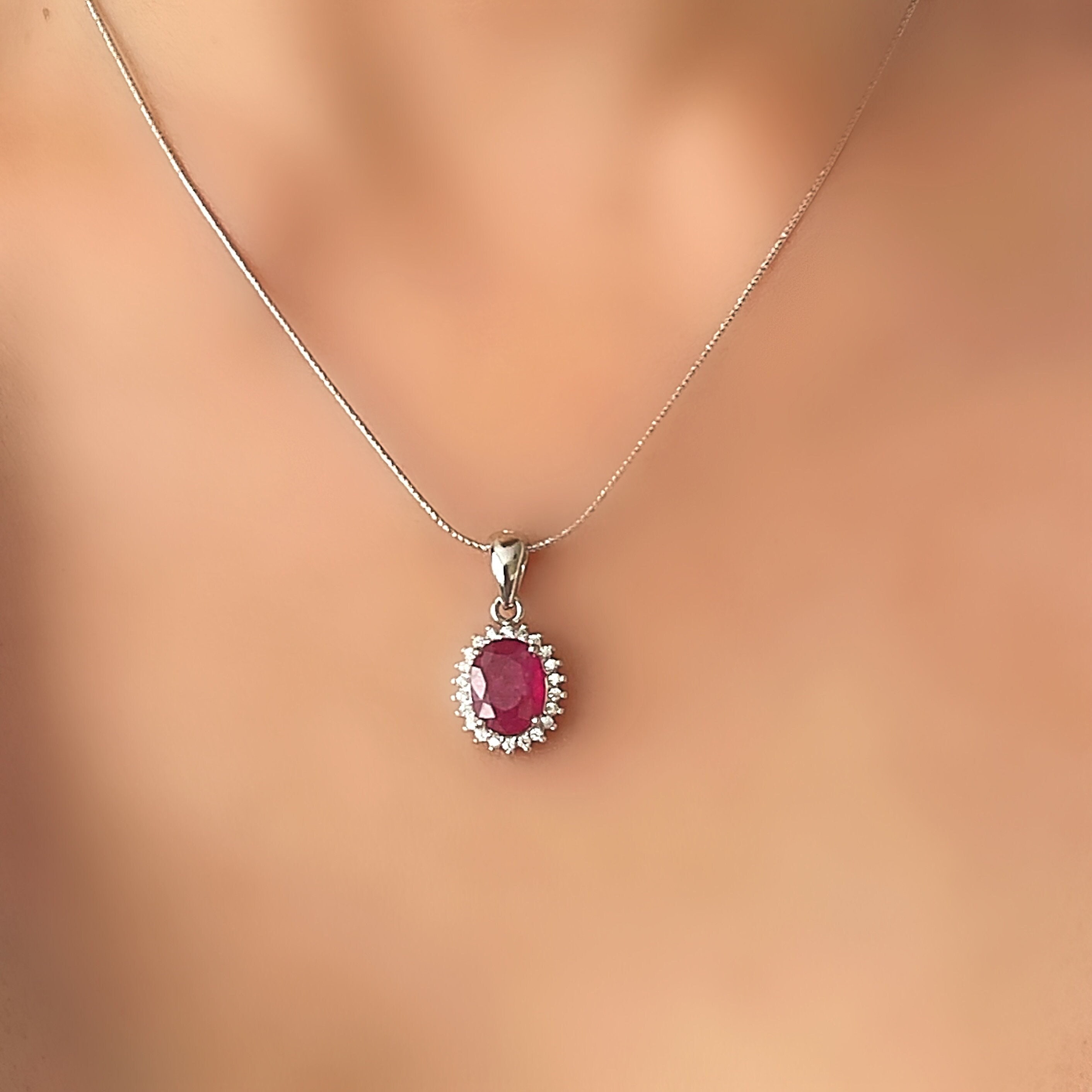 Genuine Natural Ruby Halo Oval Silver Pendant Necklace - Etsy 日本
