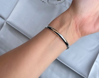Sterling Silver 925 Narrow Engraved Clip Hinged 7mm Bangle