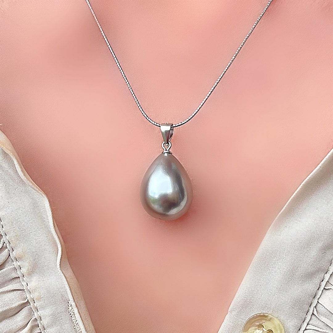 CEDRE GREY MOTHER-OF-PEARL OVAL LONG NECKLACE main image 1
