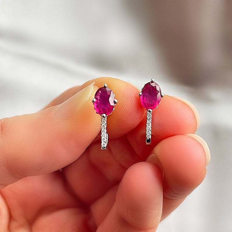 Pendientes de plata con cola de topacio blanco y rubí ovalado genuino imagen 2