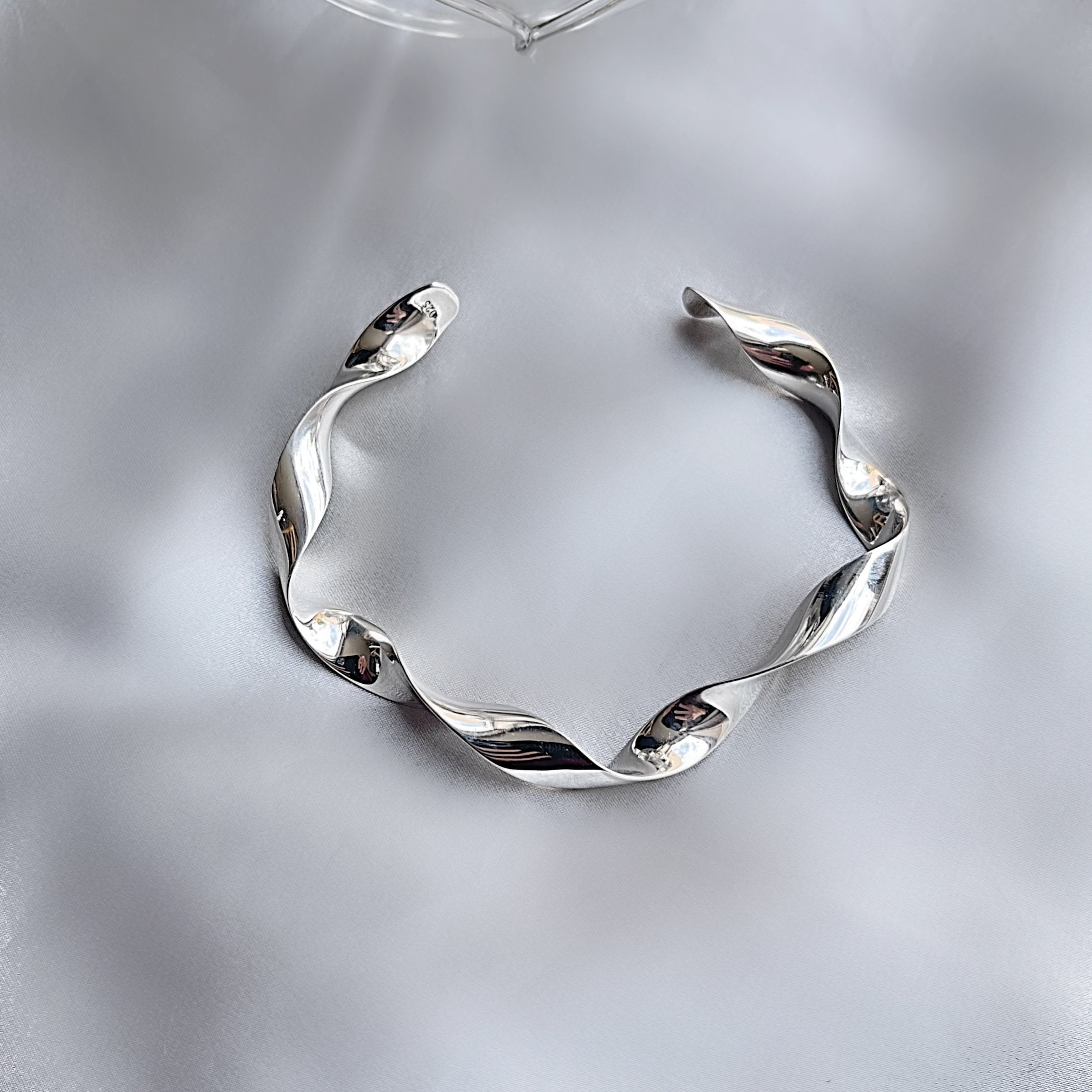 JAI Sterling Silver & 14K Figurative Box Chain Bracelet 