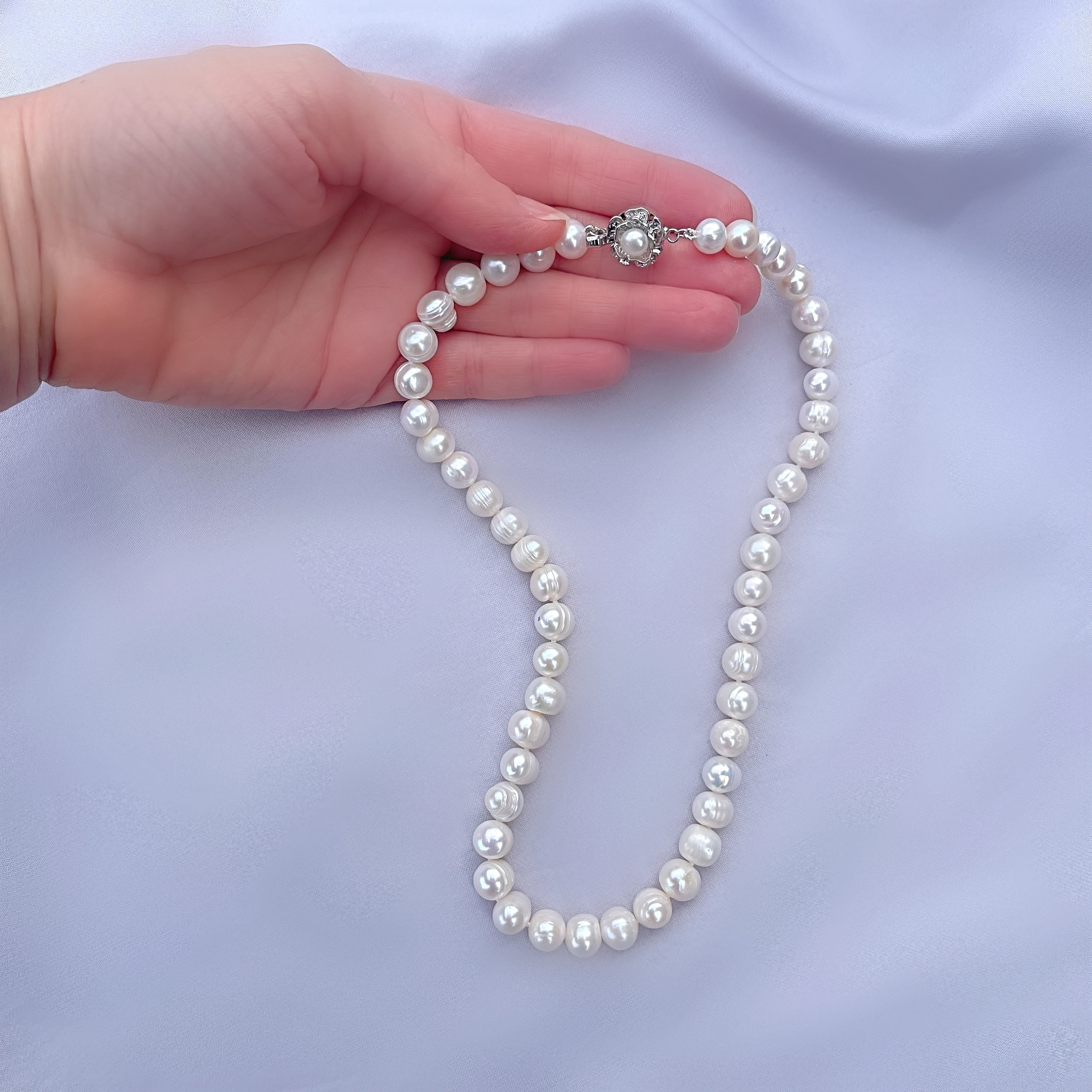 ★ROSEMONT★ SILVER Pearl Necklace RC0329 Ziegfeld Collection pearl necklace with a silver clasp and