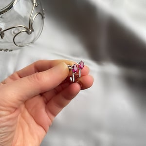 Pendientes de plata con cola de topacio blanco y rubí ovalado genuino imagen 7