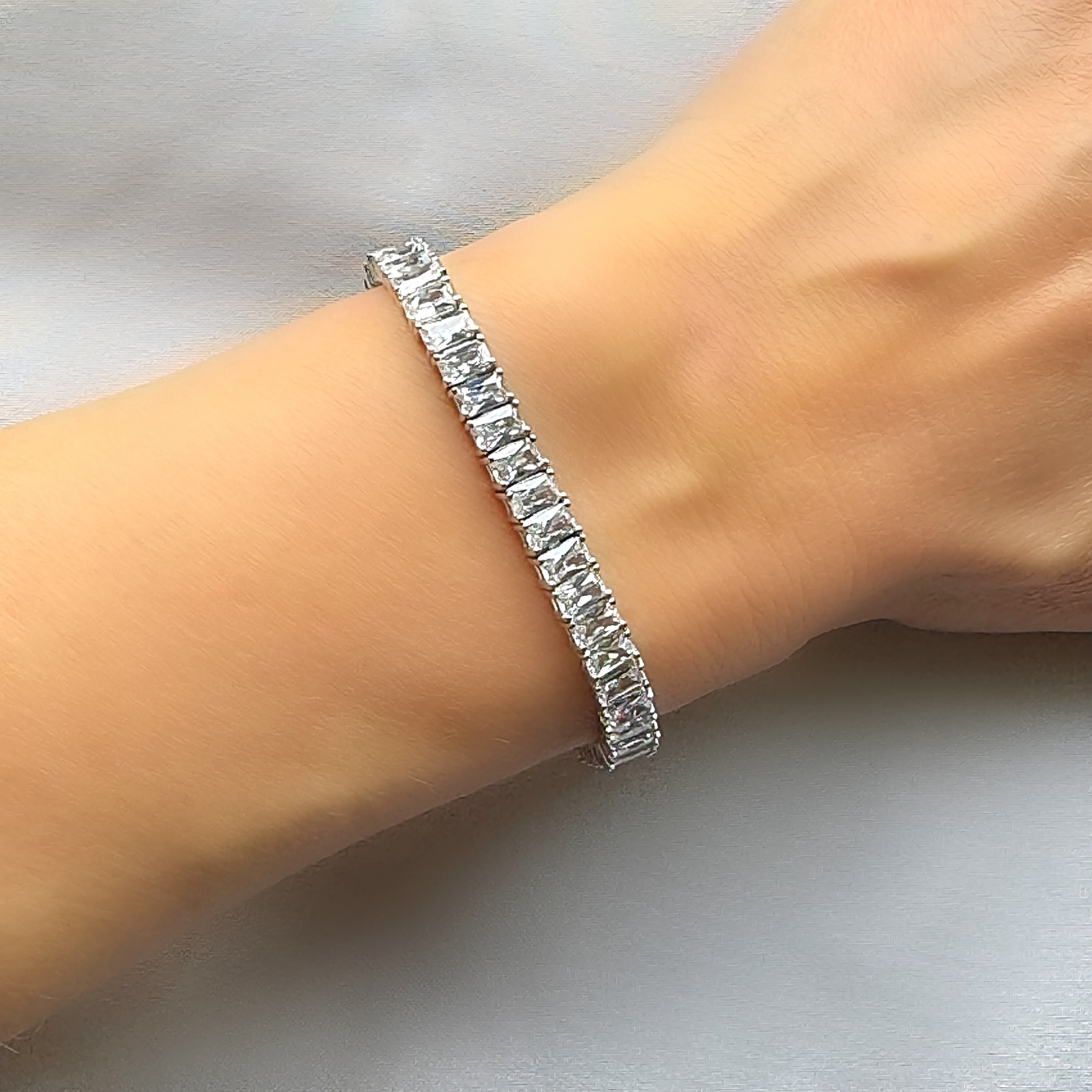 アドリンヒューAdlin Hue White Topaz Bracelet