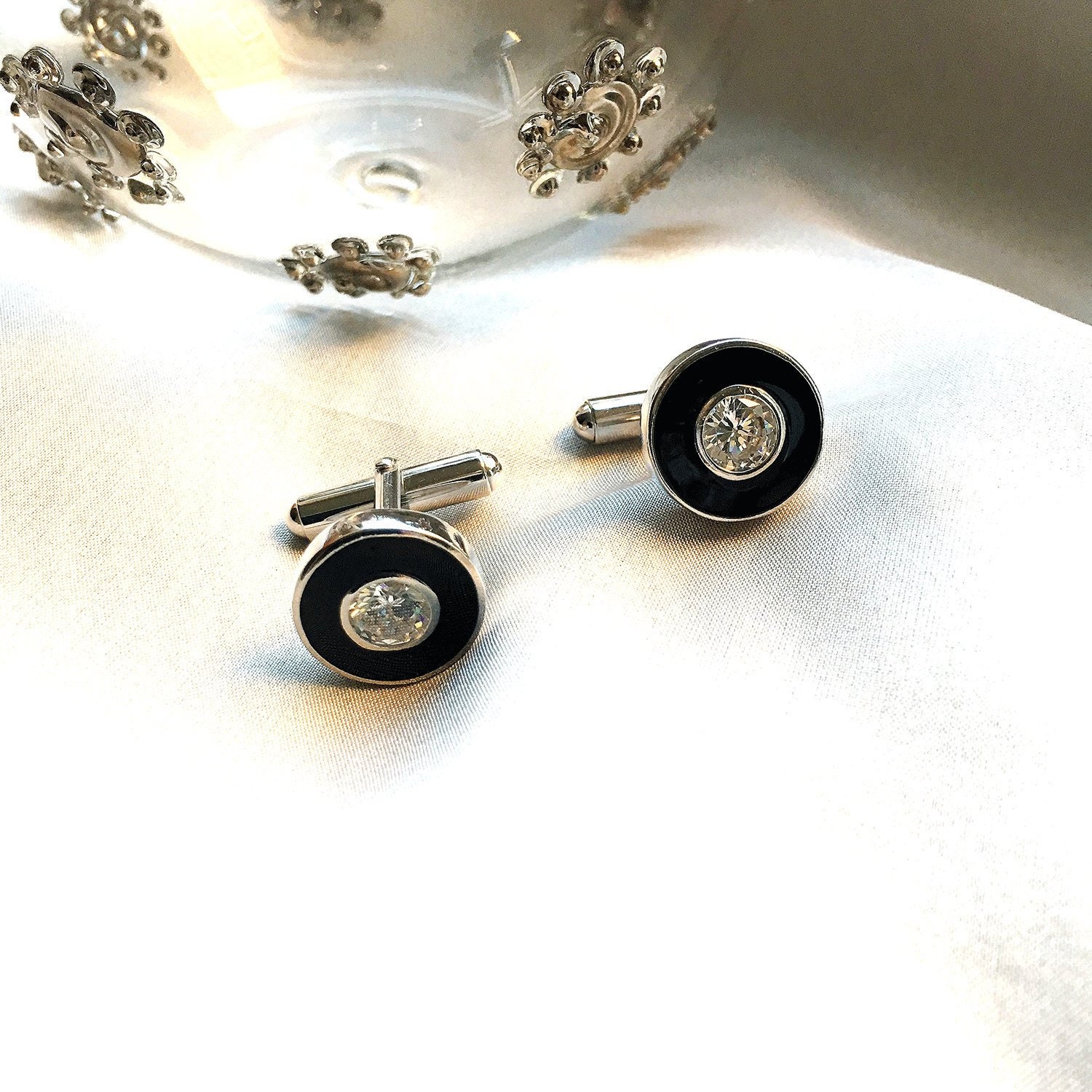 オニキスとホワイトトパーズ付きスターリングシルバーのカフスボタン