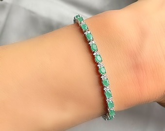 Natural emerald tennis bracelet discount