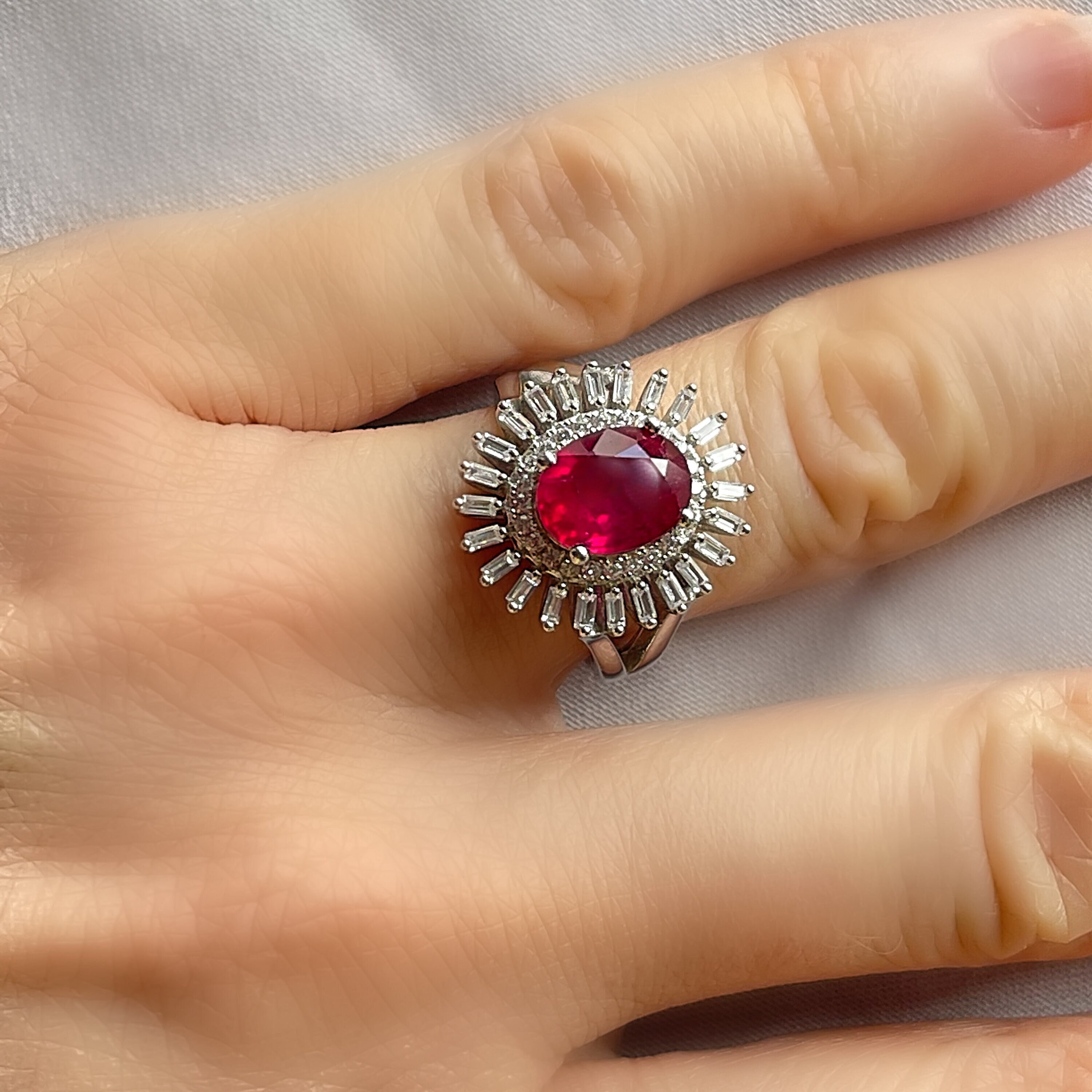 本物のルビーとホワイトトパーズのヴィンテージスタイルのアールデコ