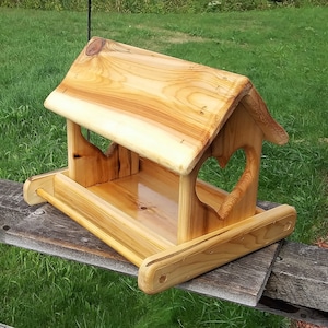Large Cedar Wood Fly Through Platform Bird or Squirrel Feeder TBNUP #3