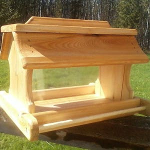 Very Large Post Mount Bird Feeder Cedar Wood TBNUP 1