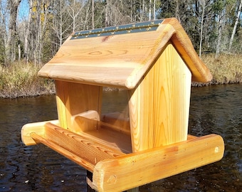 Comedero grande para pájaros con soporte para poste, de madera de cedro TBNUP #1