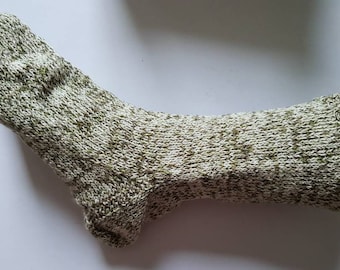 Socken, Strümpfe, handgestrickt, dick, Größe 22-25 und 40-43, Handarbeit, Wolle, Stricken, Kindersocken, Socken für Erwachsene, grün-weiß,