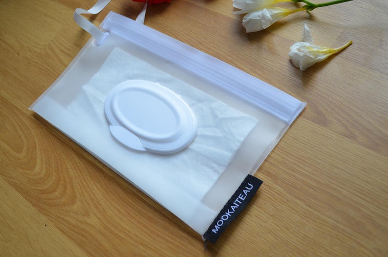 Refillable Wet Wipes Pouch // Mookaiteau Etsy
