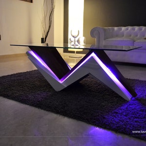 Mesa de centro moderna em madeira e vidro com luzes led - modelo Serenity