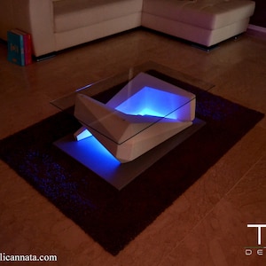 Mesa de centro moderna com luzes led em madeira e vidro - modelo Silver