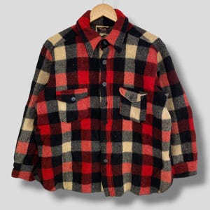 Vintage 50s Woolrich buffalo plaid wool shacket workwear outfit work shirt jacket red size 56