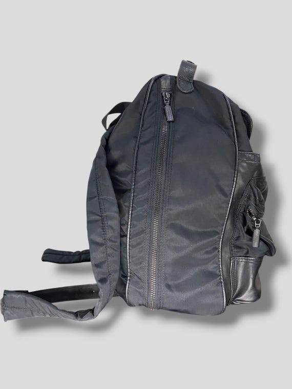 [ねぎ]　　Y-3 Yohji Yamamoto バックパック グレー Y BACKPACK(FREE SIZE L.Gray): discord Yohji Yamamoto｜THE SHOP