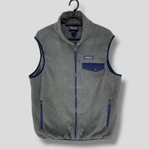 Vintage Patagonia synchilla snap-T fleece vest jacket outdoor streetwear casual outfit outerwear light zip up sleeveless jacket grey medium