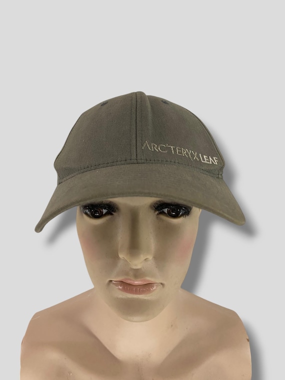 Arc teryx Leaf embroidered logo flex fit cap Hut sportlich streetwear outdoor outfit arcteryx gorpcore accessoires grau M M Etsy Osterreich