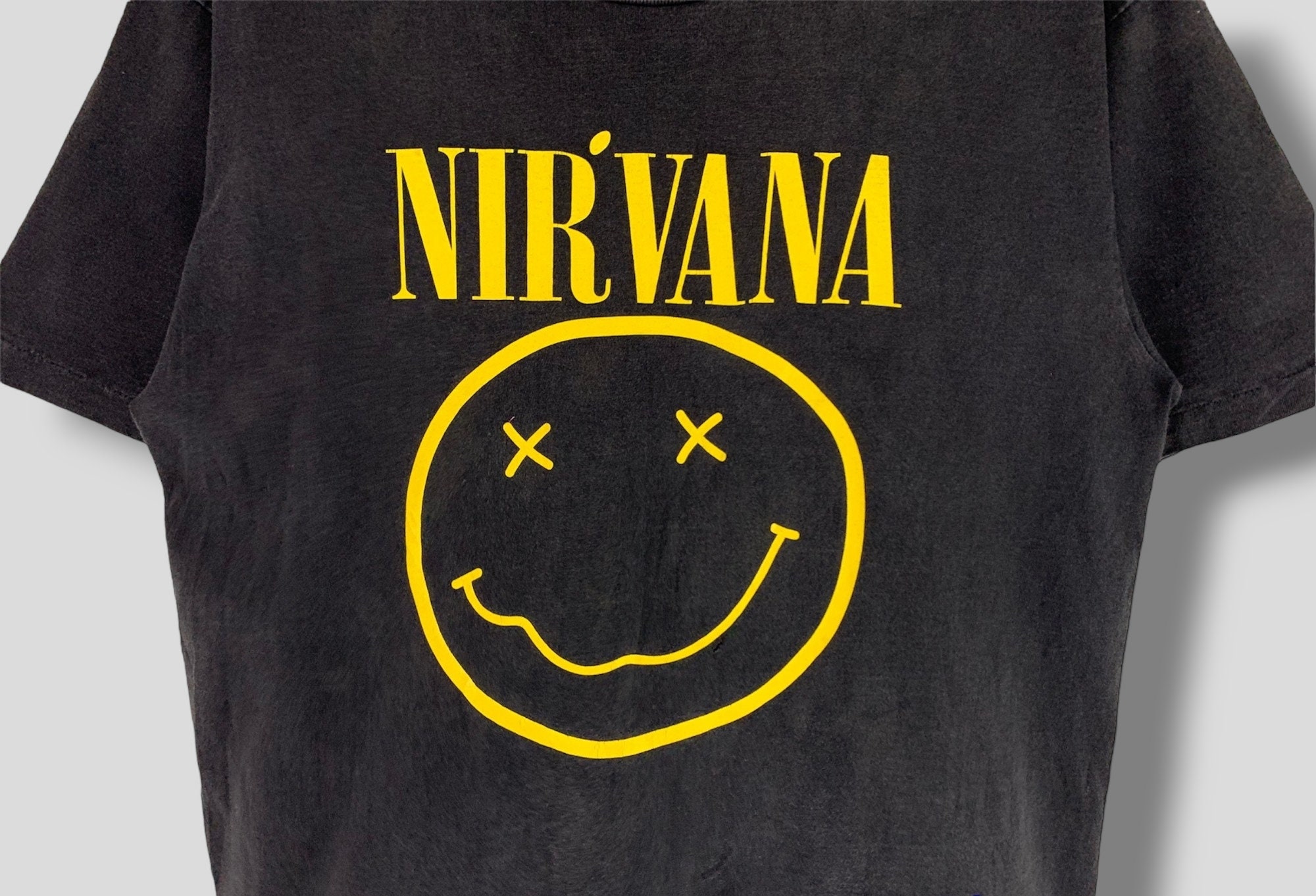 Vintage Nirvana Nevermind Smiley Face Tshirt Kurt Cobain Grunge
