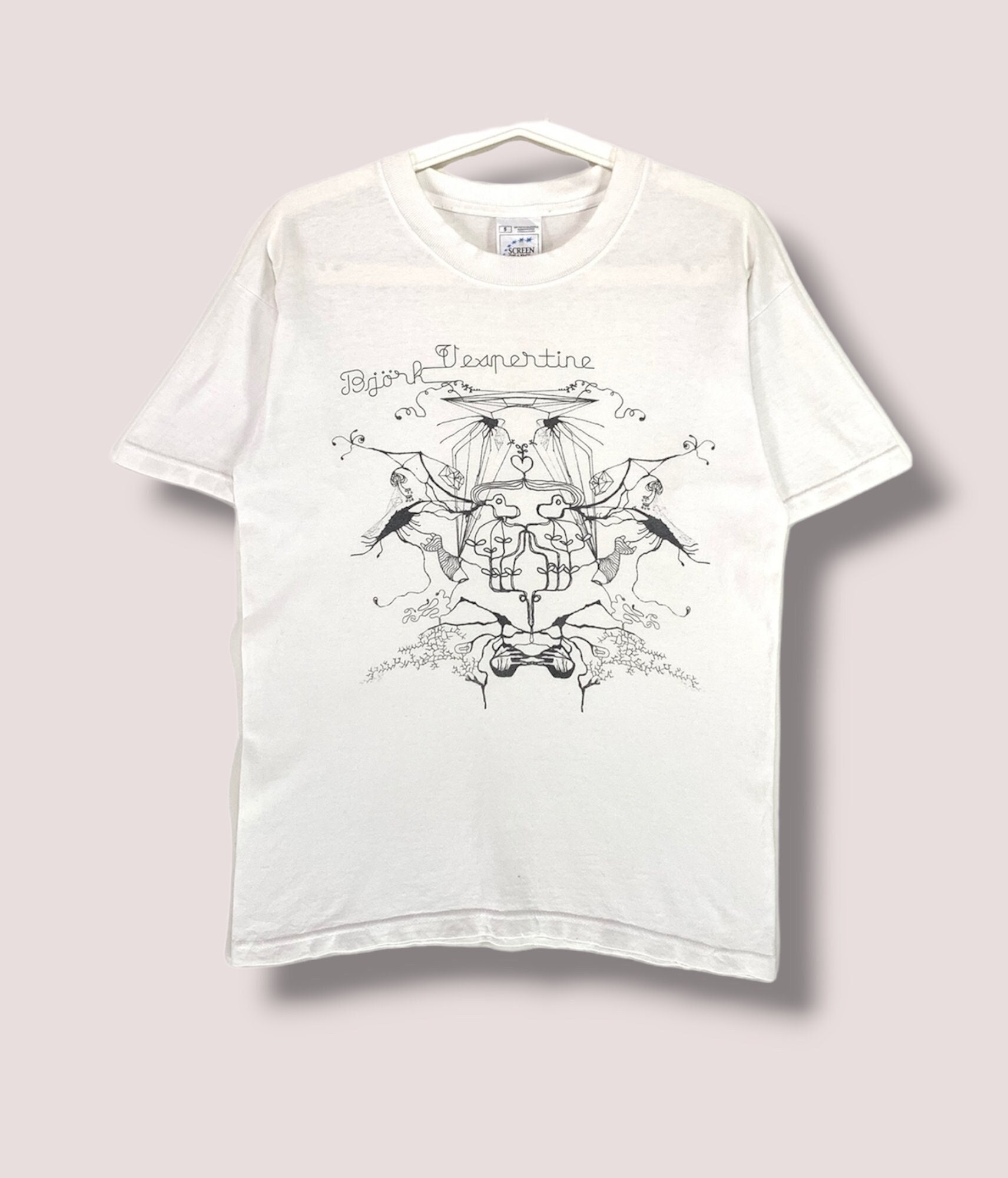 Camiseta vintage con el album Vespertine de Bjork camiseta blanca de gira de conciertos de rock alternativo islandes talla pequena Etsy Espana