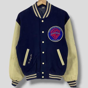 Veste Itado Yujin rouge bleu taille L Jujutsu Kaisen Universal Studio