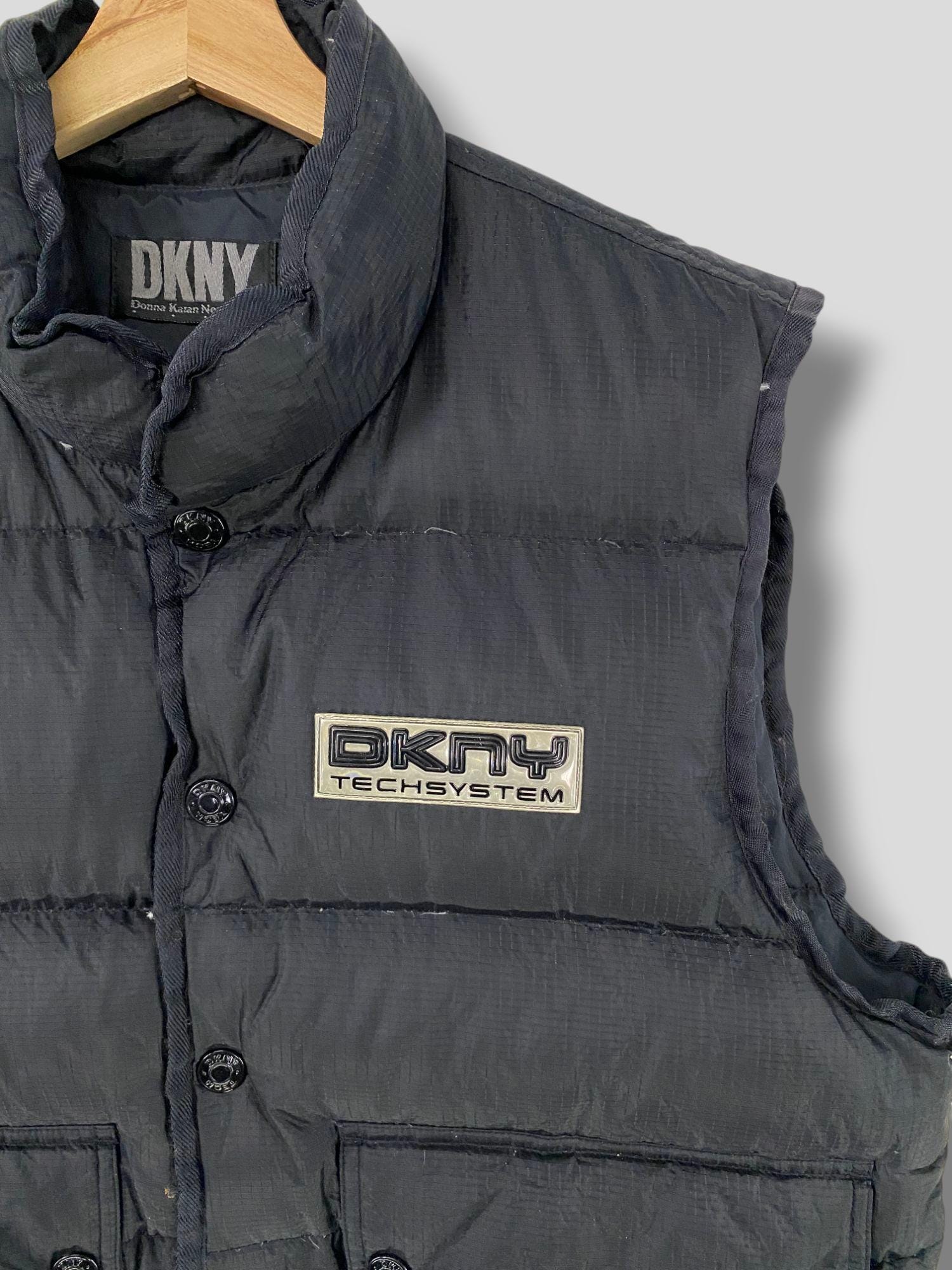 DKNY ダウンベスト 90s Down Vest Mサイズ 黒 格子柄 DKNY Women's Cheetah Print Tech Puffer Vest Jacket - Macy's