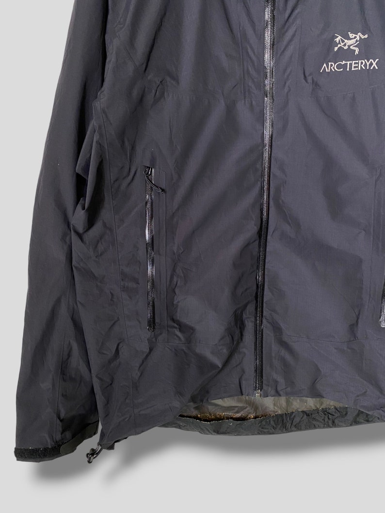 Vintage Arc'teryx Gore Tex Paclite Shell Jacket Athletic Streetwear ...