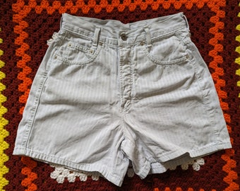 Vintage 1990s Manager pinstripe shorts - 26-26.5" waist - 4" inseam - please read item description