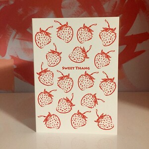 Typographie carte de voeux, fraises, tou doux, typographie, main imprimée, coquine