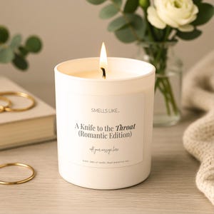 Świeca Nóż w Gardle – Prezent w stylu fantasy i romansu – Bookish Spicy Candle – Spersonalizowany prezent dla czytelników – Scentily