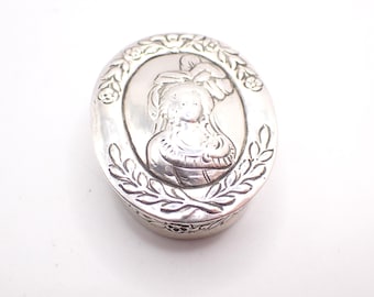 Antiguo adorno de plata esterlina Hanau para rapé, con motivos de mujer y flores, alemán, siglos XVIII-XIX, 5 cm (2 pulgadas).