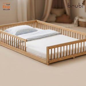 Tweepersoons vloerbed - Montessori-bed met zijrails – Massief beuken- of eikenhout, laag familiebed